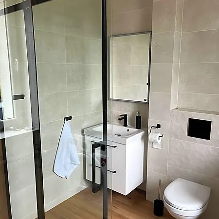 Krollhouse Goscinne Hotel