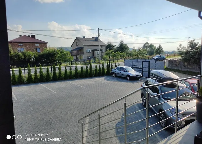 Krollhouse Goscinne מלון *