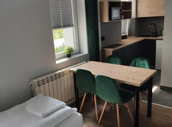 Krollhouse Goscinne מלון Wolbrom