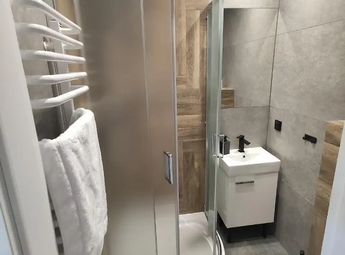 Krollhouse Goscinne מלון